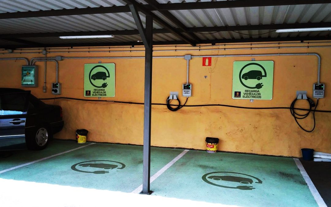 Recargadores de vehículos eléctricos. Varias Localizaciones en la isla de Gran Canaria, España