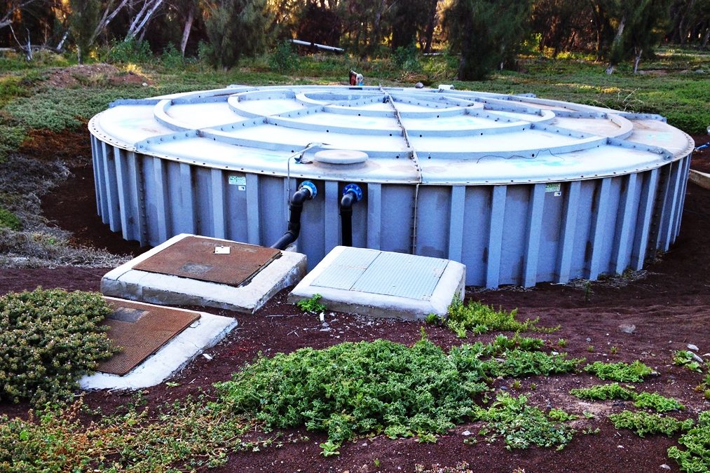 Instalación eléctrica de BT en depósito de riego. Aeropuerto de Gran Canaria, España