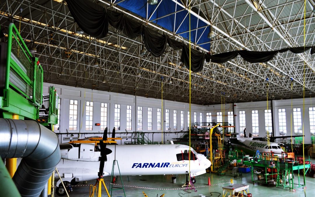 Instalación eléctrica Hangar Aerolínea BINTER Canarias. Aeropuerto de Gran Canaria, España