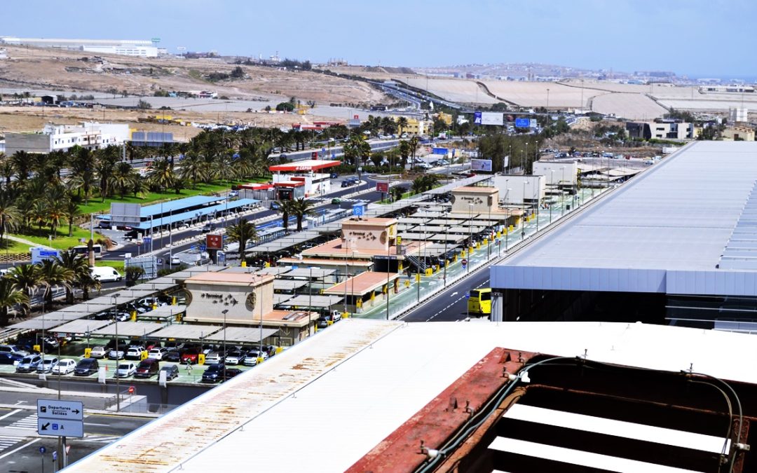 Instalación eléctrica de BT en aparcamiento público. Aeropuerto de Gran Canaria, España