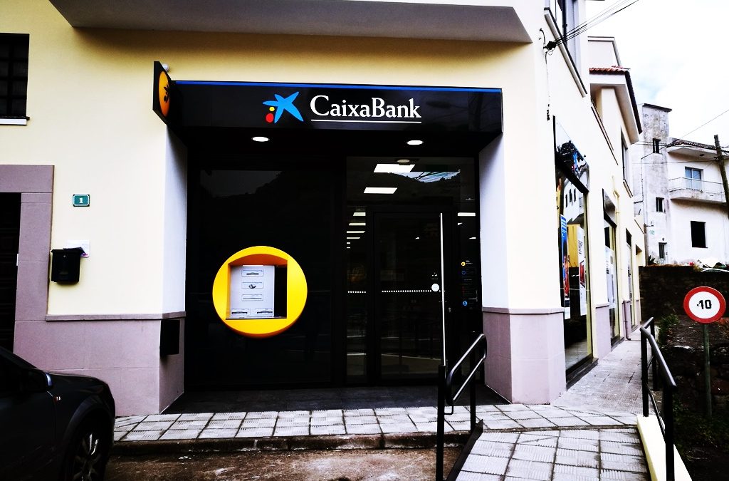 Instalación eléctrica oficina bancaria Caixabank 6928 Canteras. Calle Honoria Balbina, Tegueste, Tenerife, España