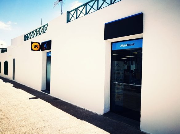 Instalación eléctrica oficina bancaria Caixabank 6992 Playa Blanca. Playa Blanca, Lanzarote, España