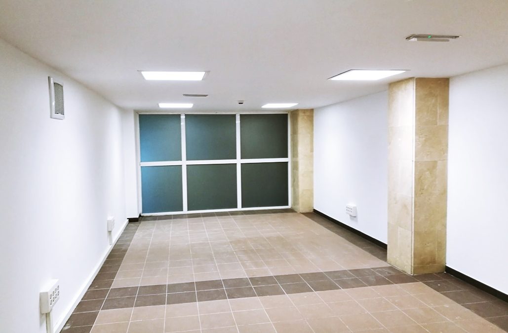 Acondicionamiento de oficinas en entreplanta. Aeropuerto de Gran Canaria, España