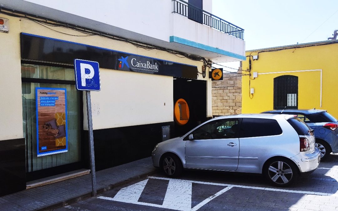 Reforma instalación eléctrica de BT en oficina Caixabank 6741 Fasnia. Avenida la Paz, Fasnia, Tenerife, España