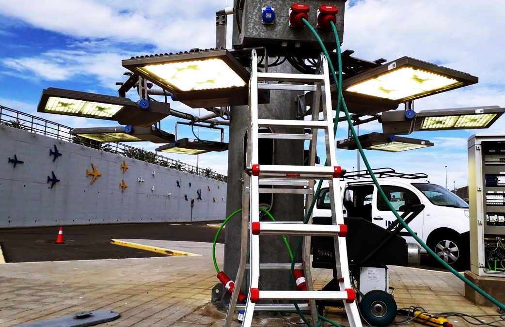Modificación de instalación eléctrica de alumbrado exterior (intercambiador de guaguas – zona taxis P15). Aeropuerto de Gran Canaria, España