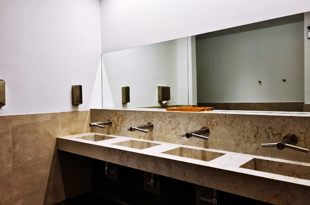 Instalación de suministro y evacuación de agua Sala VIP. Aeropuerto de Gran Canaria, España