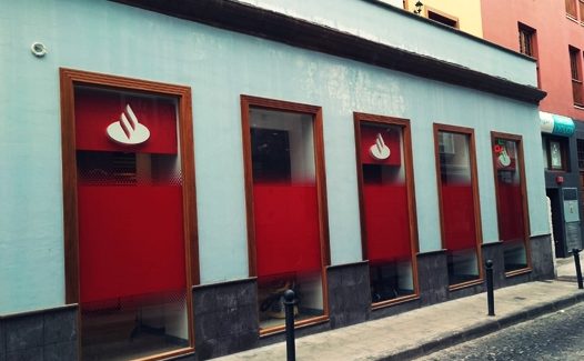 Instalación eléctrica oficina bancaria Santander Icod de los Vinos. Icod de los Vinos, Tenerife, España